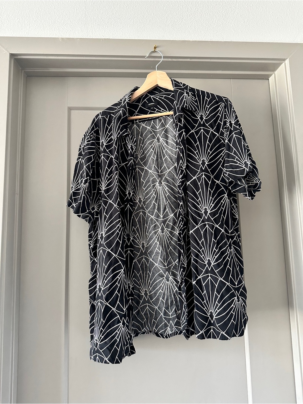 Express Black Short-Sleeve Button-Down Shirt with White Geometric Print